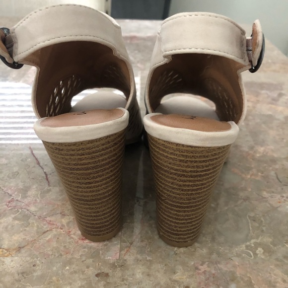 Shoes - Picture 3 of 4